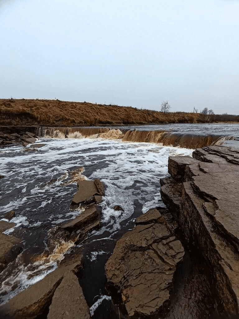 Тосненский водопад в Саблинском заповеднике